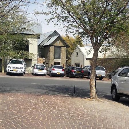 The Village Courtyard Suites & Executive Apartment Windhoek Eksteriør billede