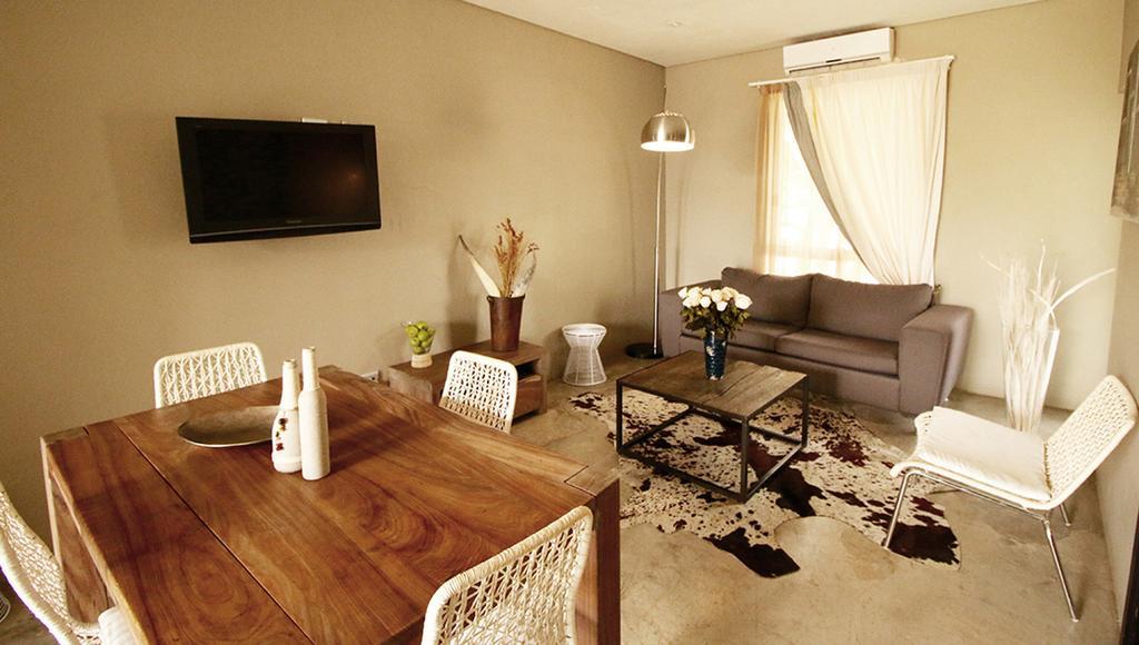 The Village Courtyard Suites & Executive Apartment Windhoek Eksteriør billede