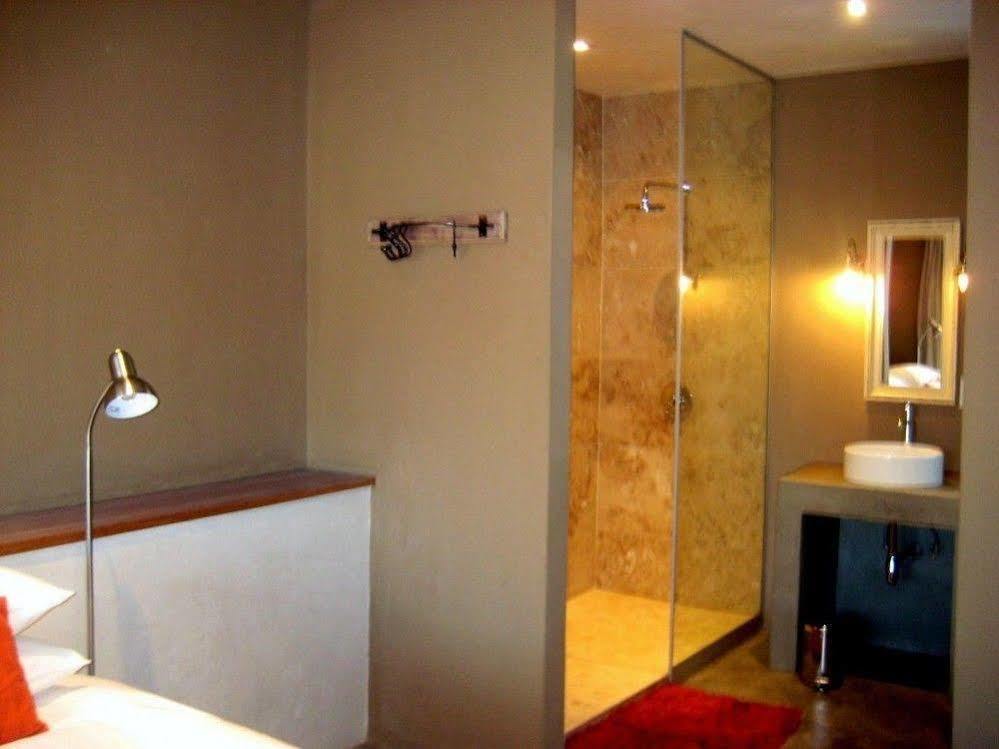 The Village Courtyard Suites & Executive Apartment Windhoek Eksteriør billede